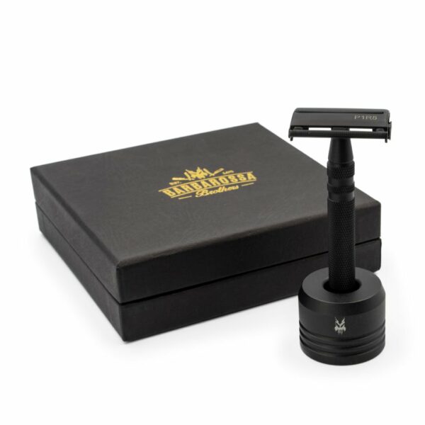 The P1R8 Double Edge Safety Razor Set with Stand & Blades